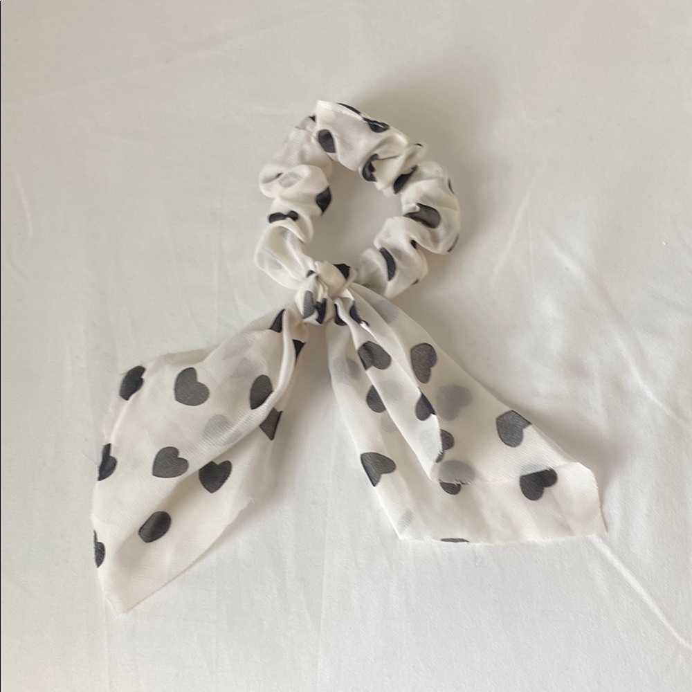 White Heart Pattern Hair Scrunchie